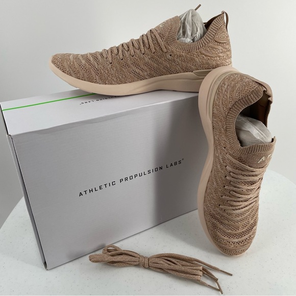 NIB APL Men’s Techloom Wave Warm Silk Almond Caramel Colorway Sneakers Athletic
